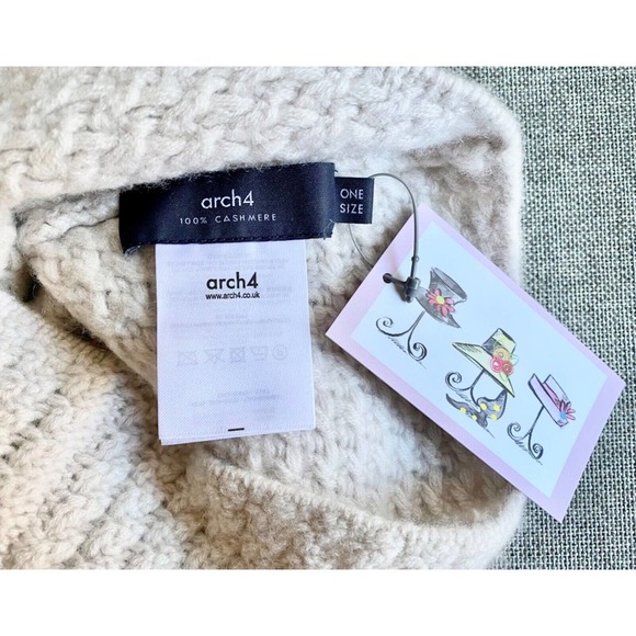 NWOT Arch4 London UK 100% Cashmere Pale Gray Knit Hat Beanie - Adult One Size - Picture 6 of 11